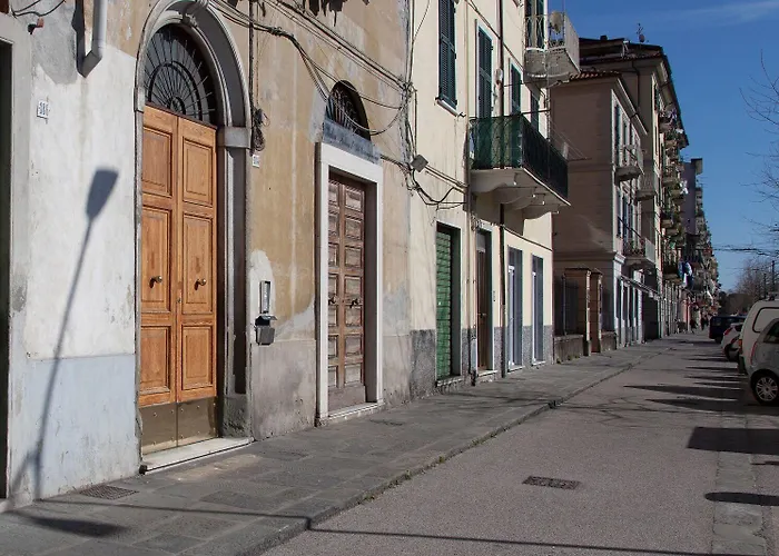Rent Πανσιόν Λα Σπέτσια