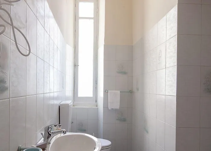 Rent Πανσιόν *