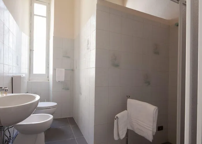 Rent Πανσιόν Λα Σπέτσια